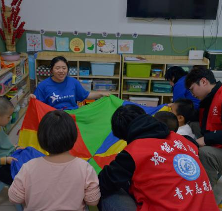 青春践初心 “锋” 华满滨职——我校学雷锋志愿服务月活动圆满落幕